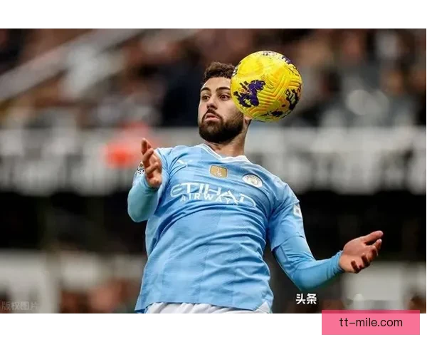 格瓦迪奥尔头球扳回一城曼城扭转局势迎来关键胜利